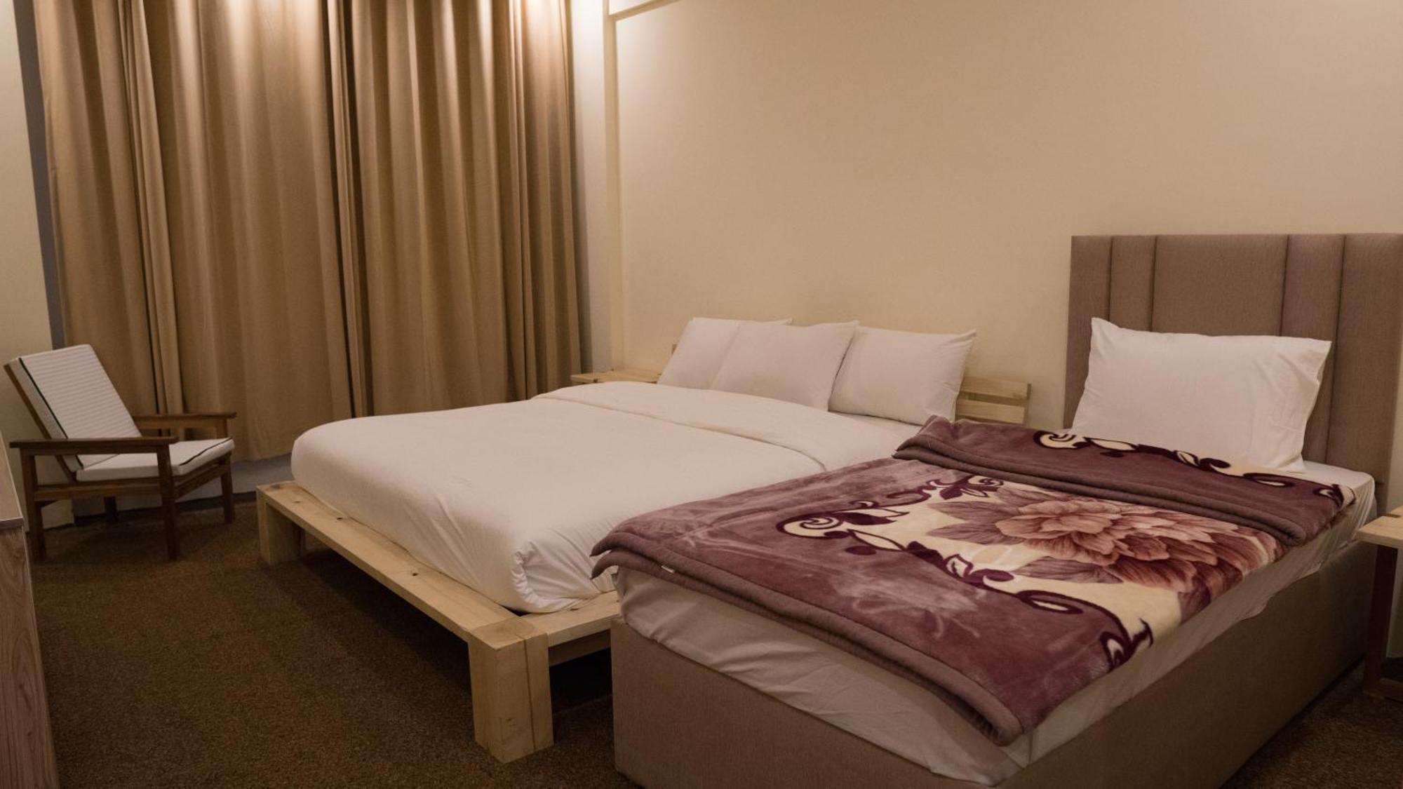 Hilltop Hotel, Hunza Karimabad  Ngoại thất bức ảnh