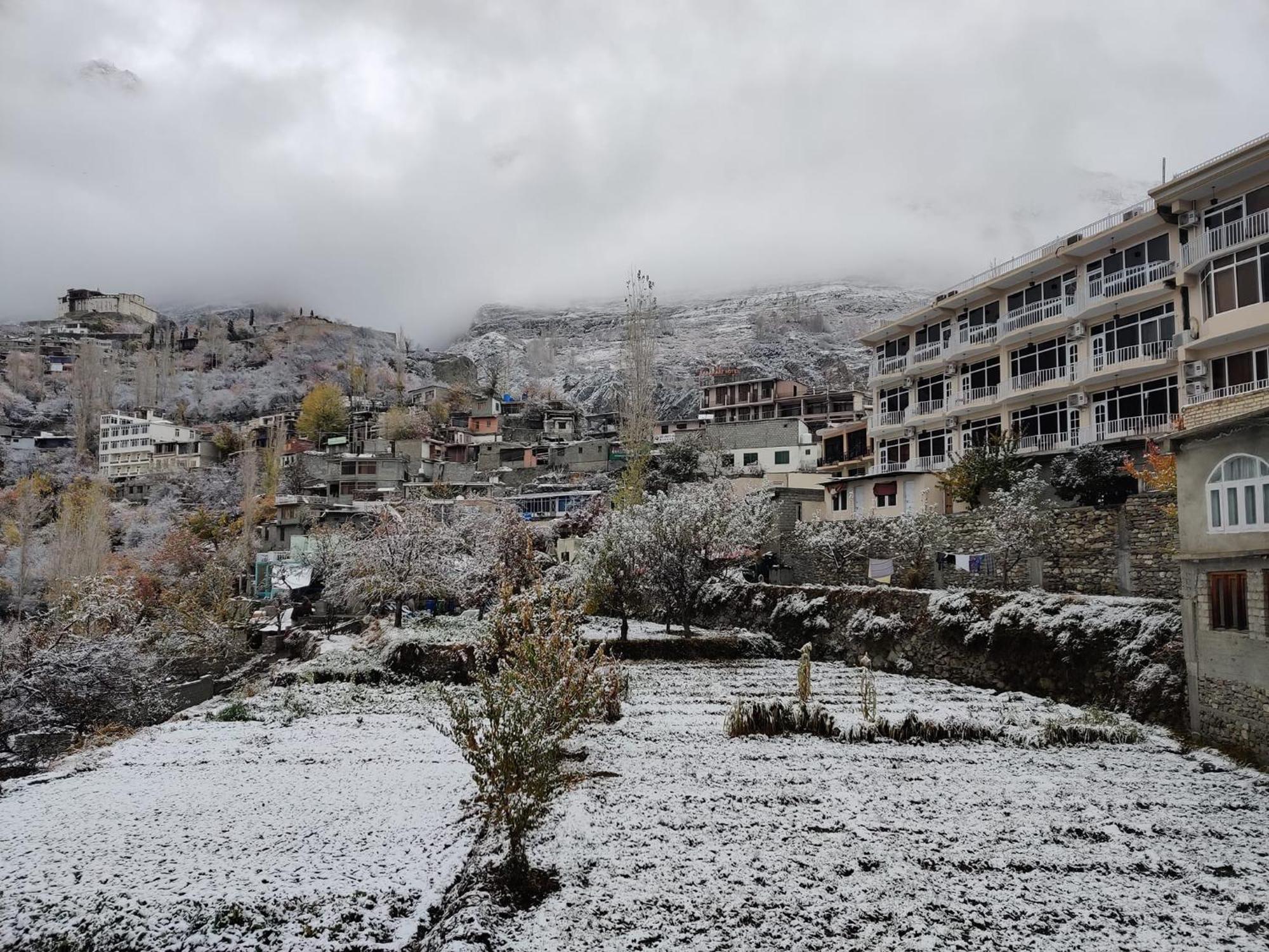 Hilltop Hotel, Hunza Karimabad  Ngoại thất bức ảnh