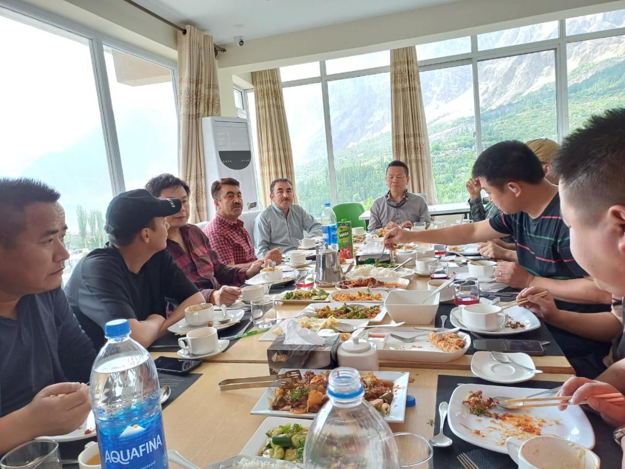 Hilltop Hotel, Hunza Karimabad  Ngoại thất bức ảnh