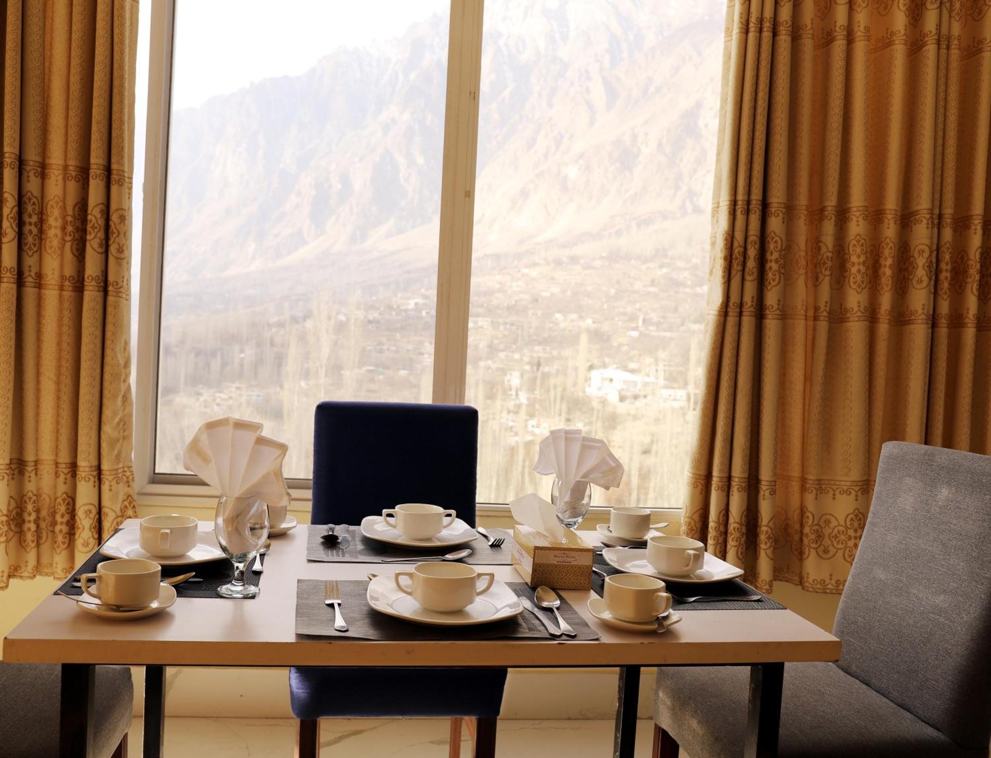 Hilltop Hotel, Hunza Karimabad  Ngoại thất bức ảnh