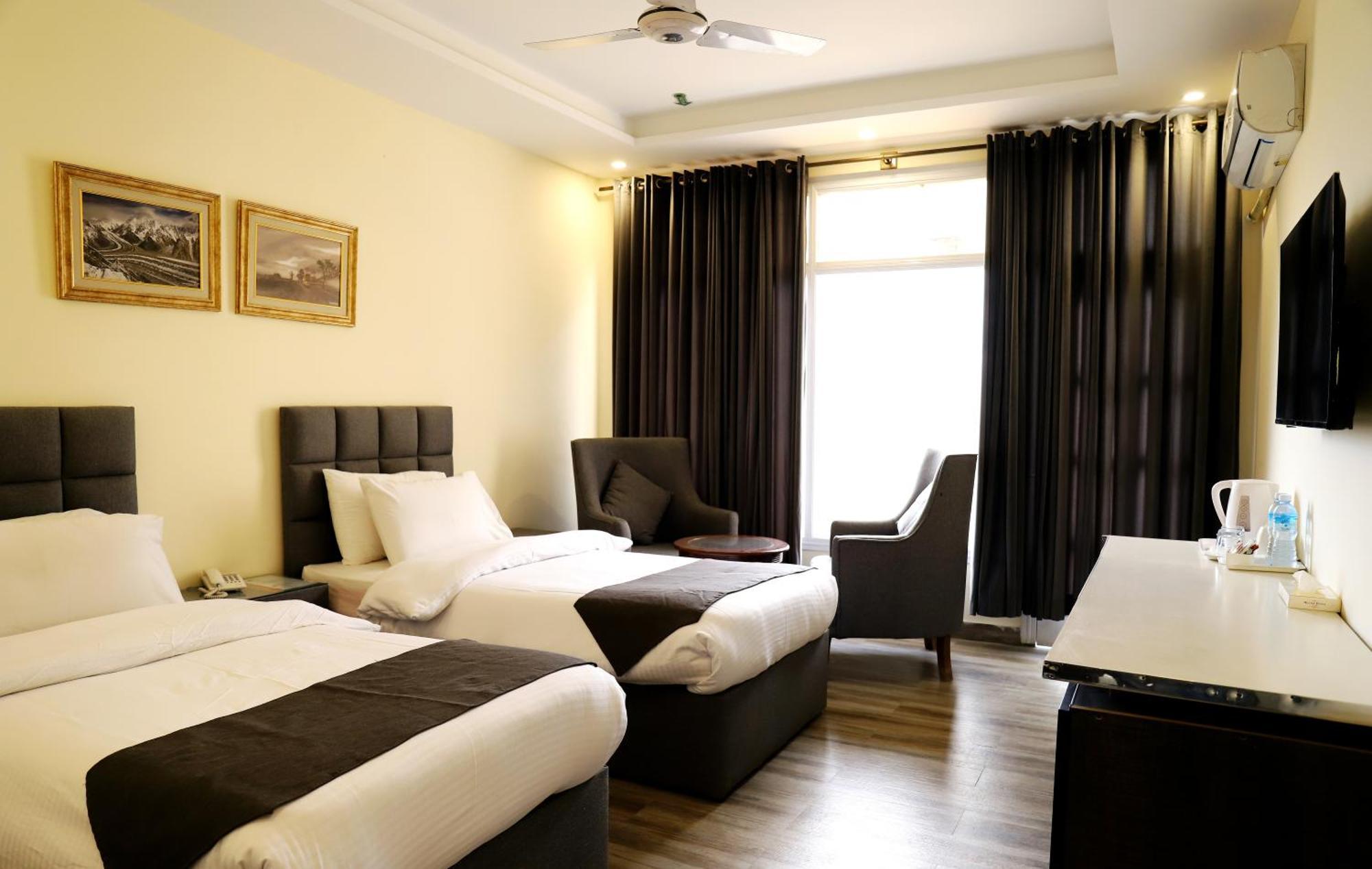 Hilltop Hotel, Hunza Karimabad  Ngoại thất bức ảnh