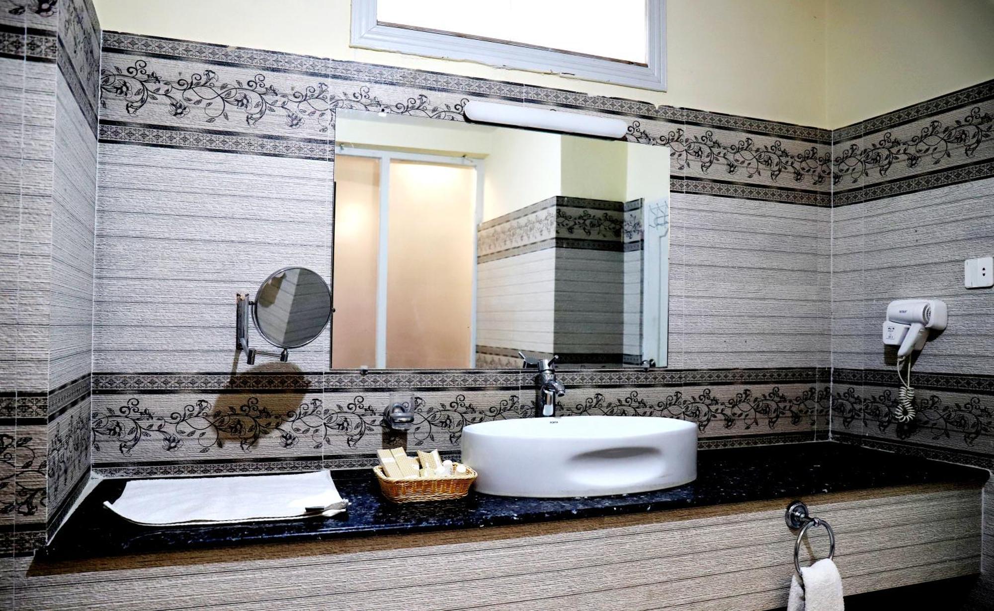 Hilltop Hotel, Hunza Karimabad  Ngoại thất bức ảnh